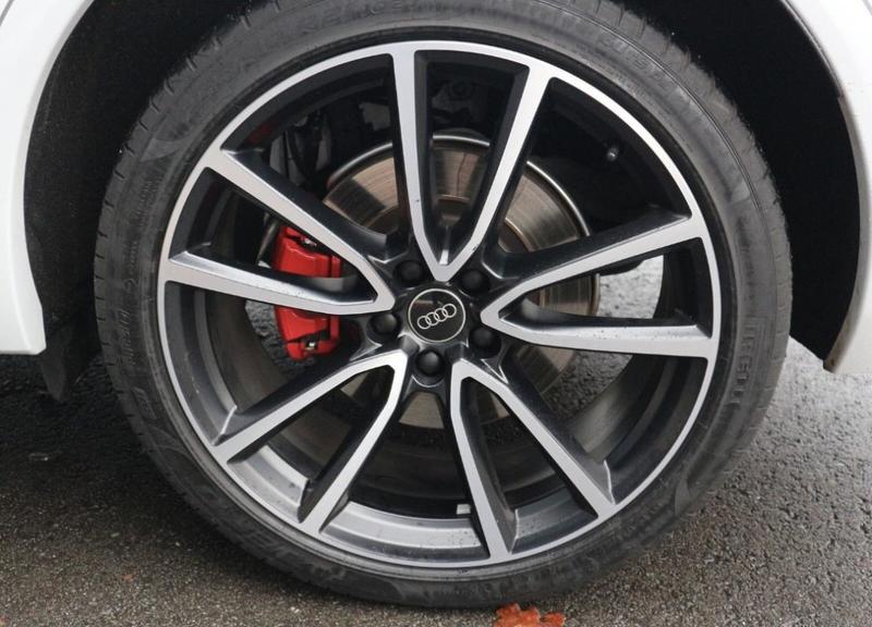 Audi Q5 Sportback 55 TFSIe 367 s-Line Hybride Rechargeable / Toit Ouvrant Attache Remorque Camera de Recul Affichage Tete Haute Coffre Elec B&amp;O