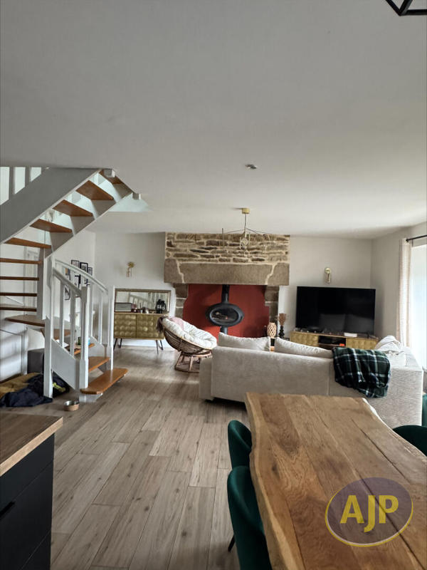 Maison - 107 m² - 6 pièces