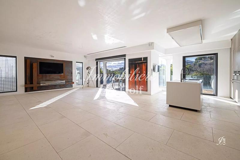 Maison - 199 m² - 4 pièces