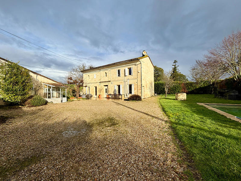 Maison - 145 m² - 4 pièces