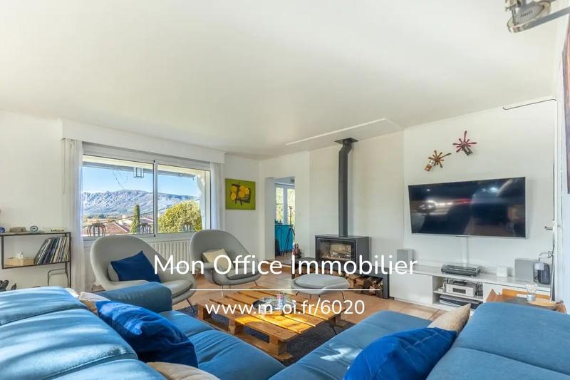 Maison - 180 m² - 7 pièces