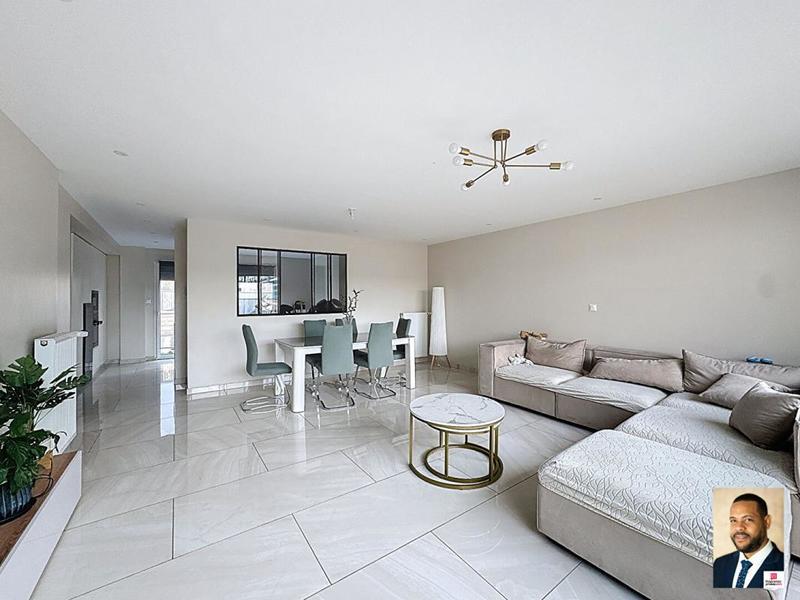 Maison - 121 m² - 5 pièces