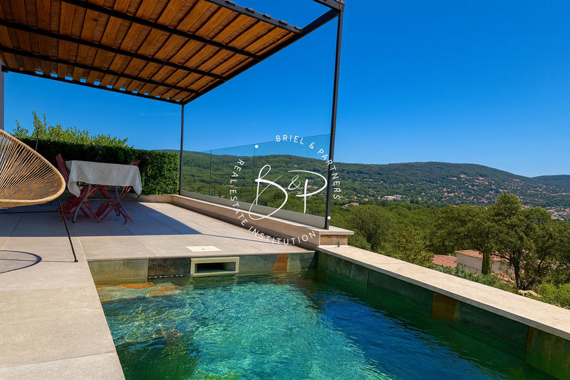 Maison - 99 m² - 4 pièces