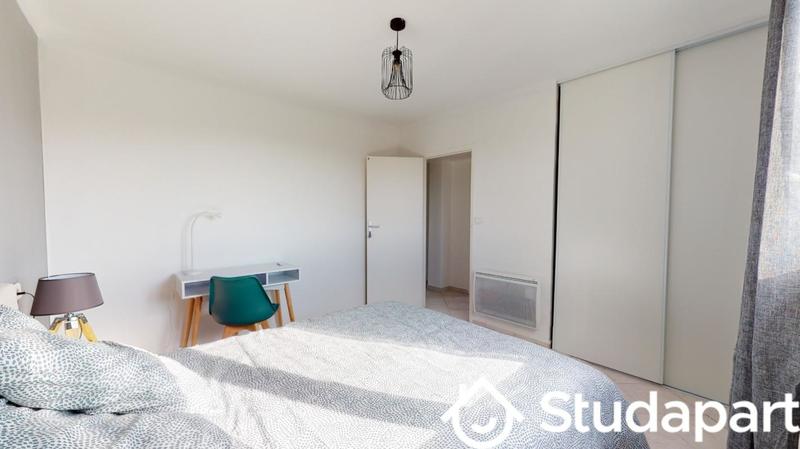 Chambre - 11 m² - 1 pièce