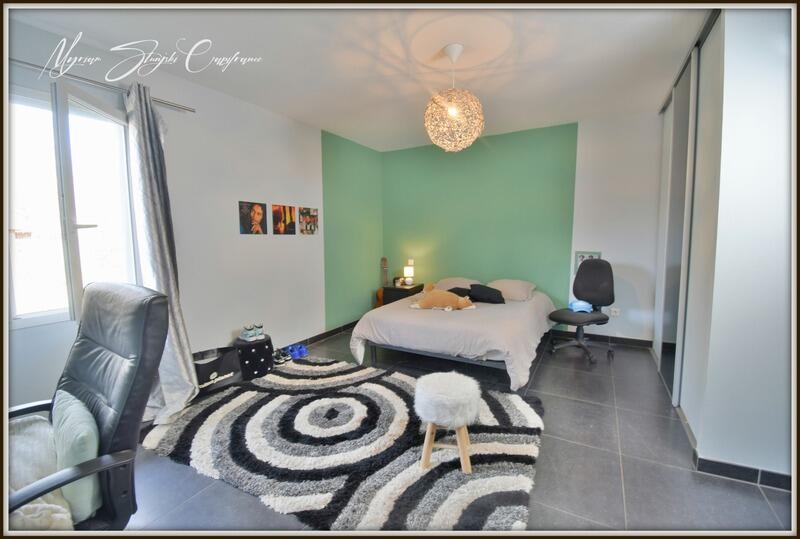 Maison - 330 m² - 7 pièces