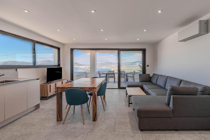 Appartement - 82 m² - 3 pièces