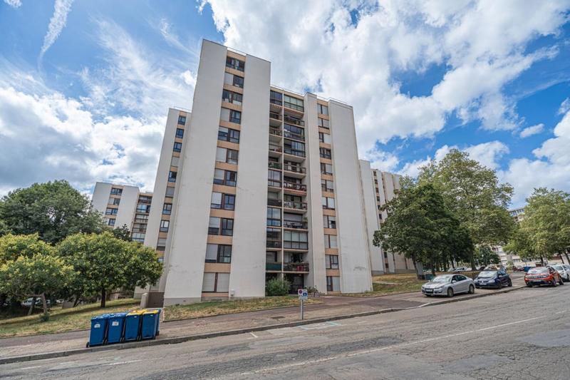 Appartement - 121 m² - 6 pièces