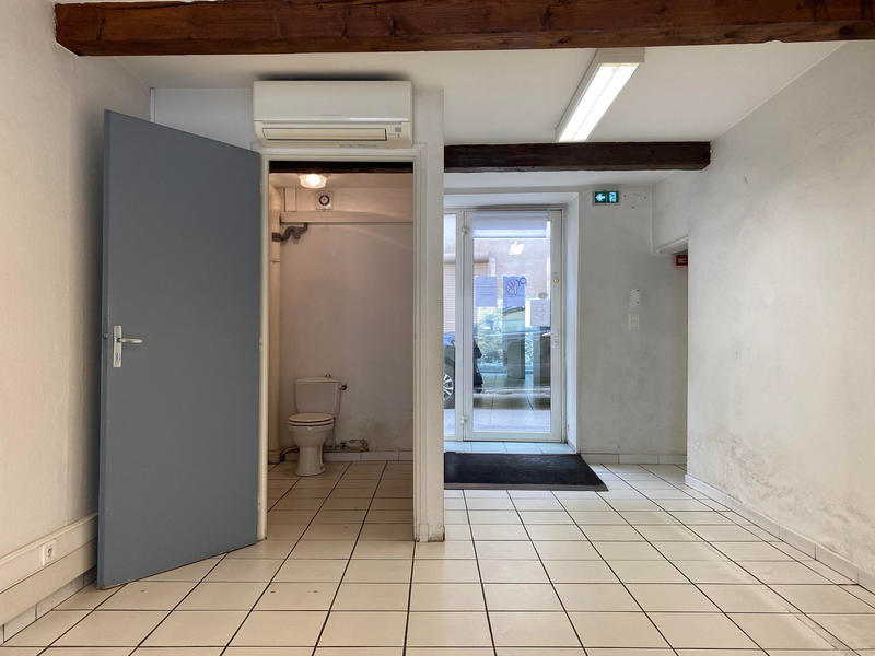 Local commercial - 150 m² - 3 pièces