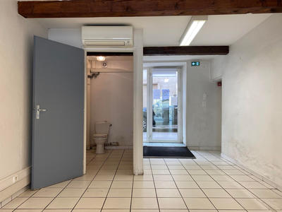 Local commercial - 150 m² - 3 pièces