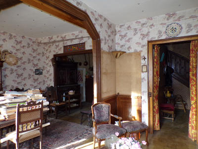 Maison - 325 m² - 11 pièces