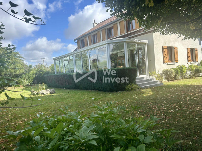 Maison - 228 m² - 10 pièces