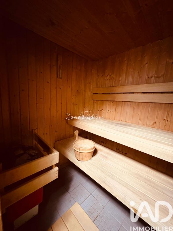 Maison - 227 m² - 8 pièces