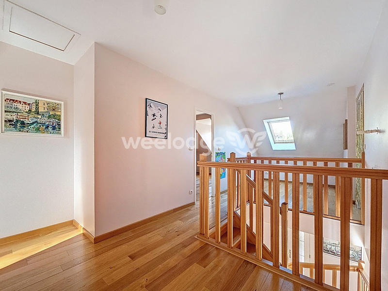 Maison traditionnelle - 166 m² - 6 pièces