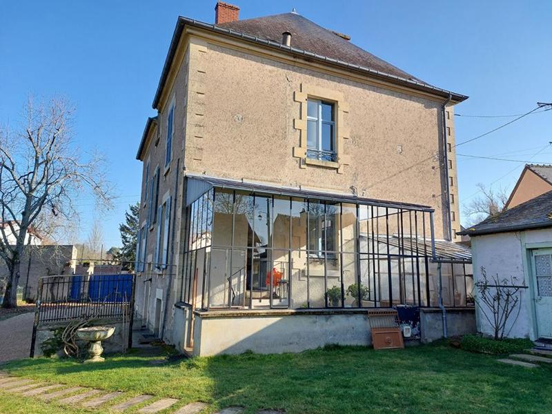 Maison - 210 m² - 7 pièces