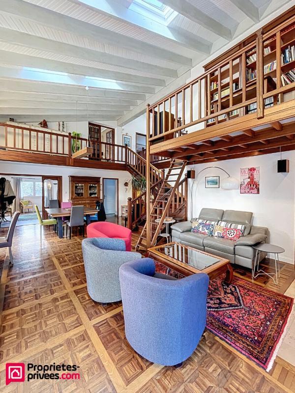 Villa - 213 m² - 6 pièces