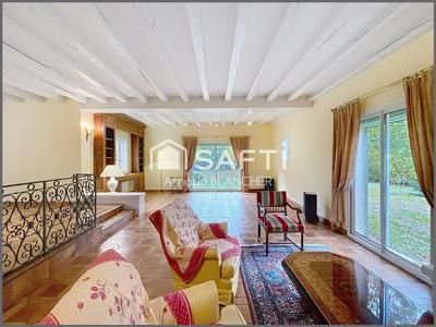 Maison - 288 m² - 10 pièces