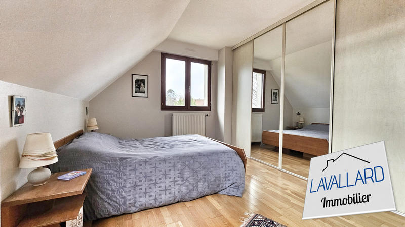 Maison - 178 m² - 8 pièces