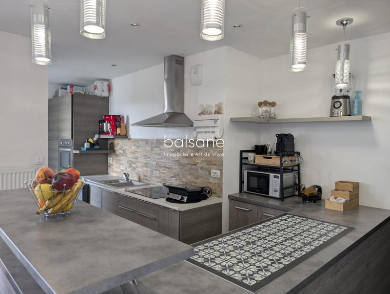 Appartement - 82 m² - 4 pièces