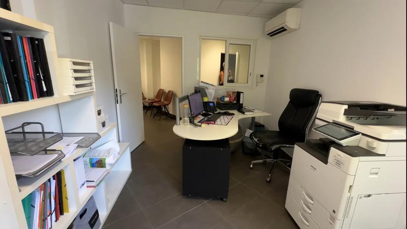 Bureau - 68 m² - 4 pièces