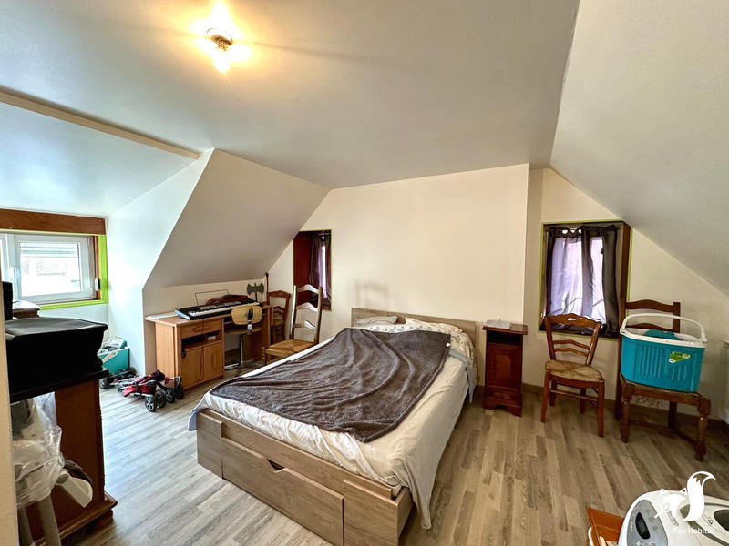 Maison - 181 m² - 7 pièces