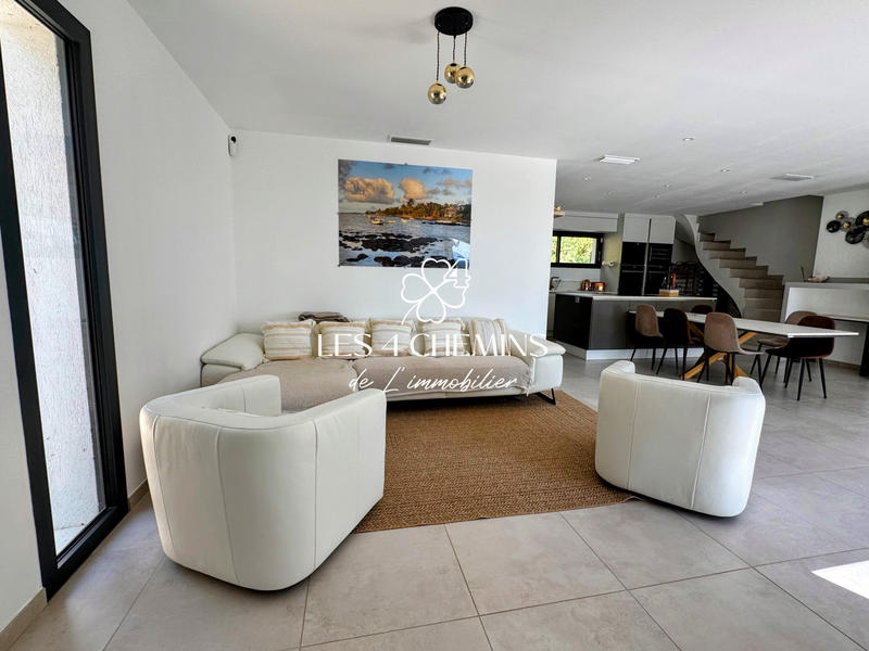 Villa - 200 m² - 7 pièces