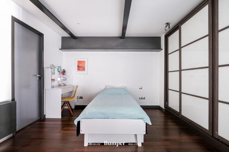 Appartement - 190 m² - 5 pièces