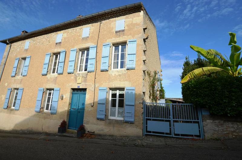 Maison - 210 m² - 7 pièces