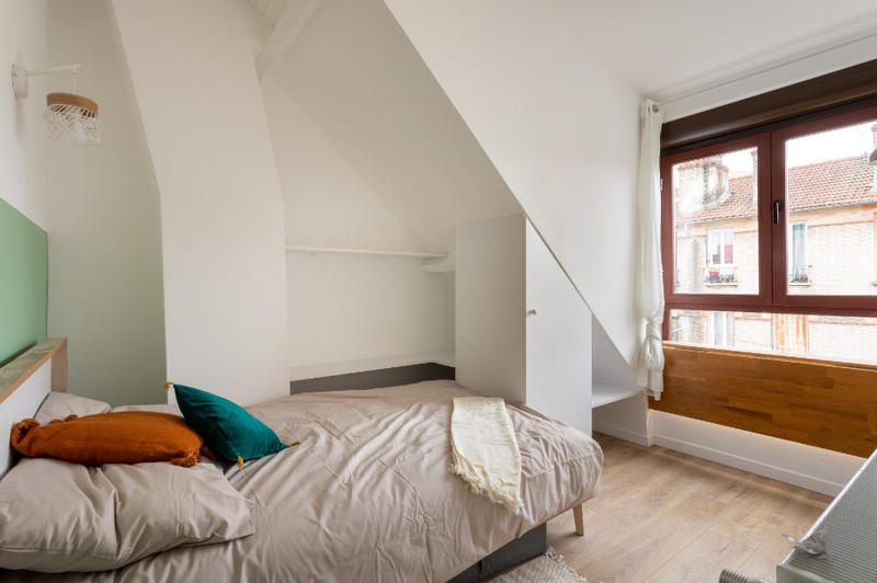 Maison - 300 m² - 13 pièces