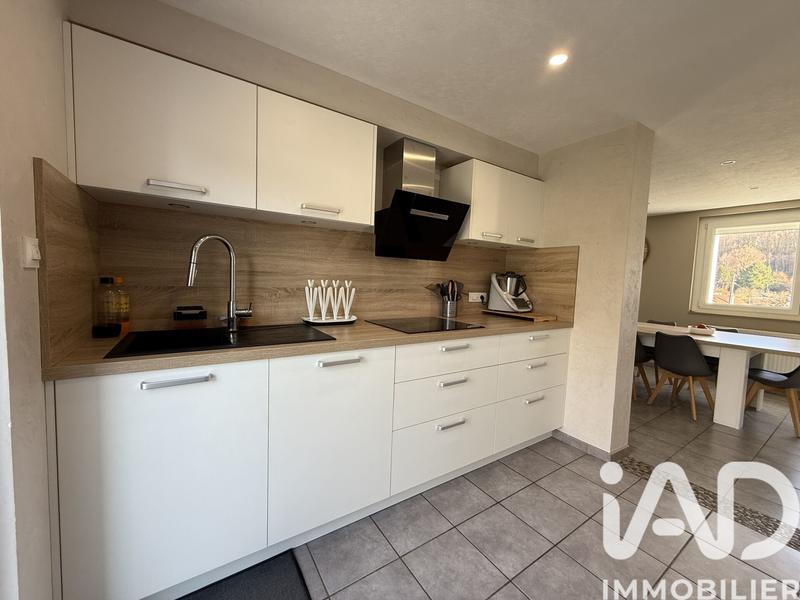 Maison - 96 m² - 5 pièces