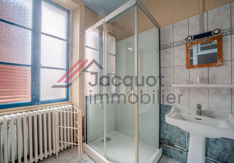 Maison - 182 m² - 9 pièces