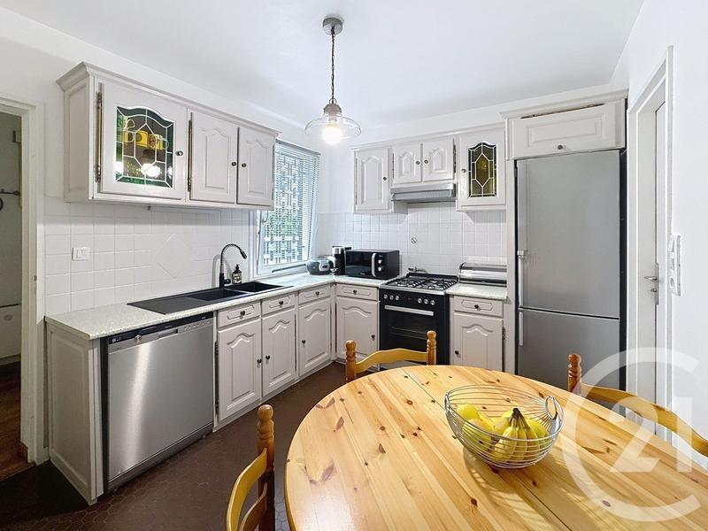 Maison - 121 m² - 6 pièces