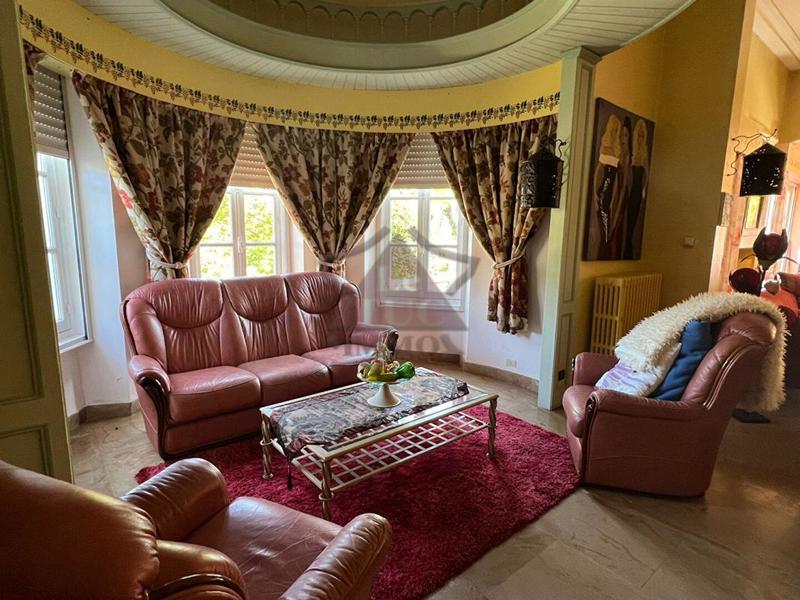 Demeure - 522 m² - 10 pièces