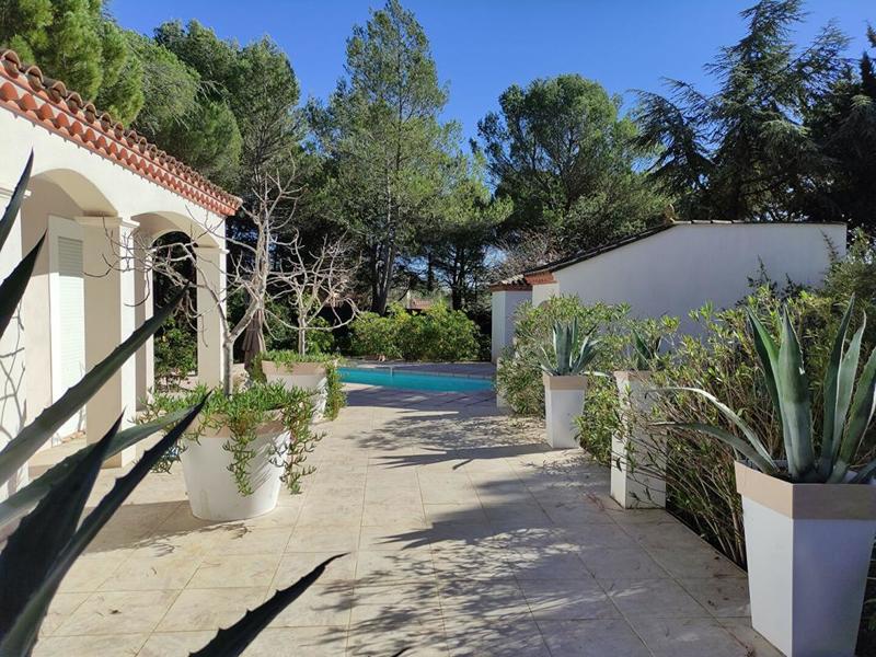 Maison - 210 m² - 9 pièces