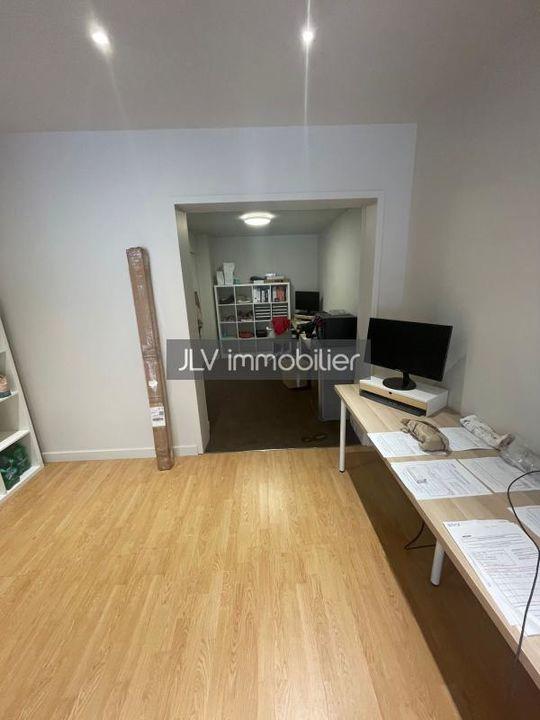 Local commercial - 150 m² - 3 pièces