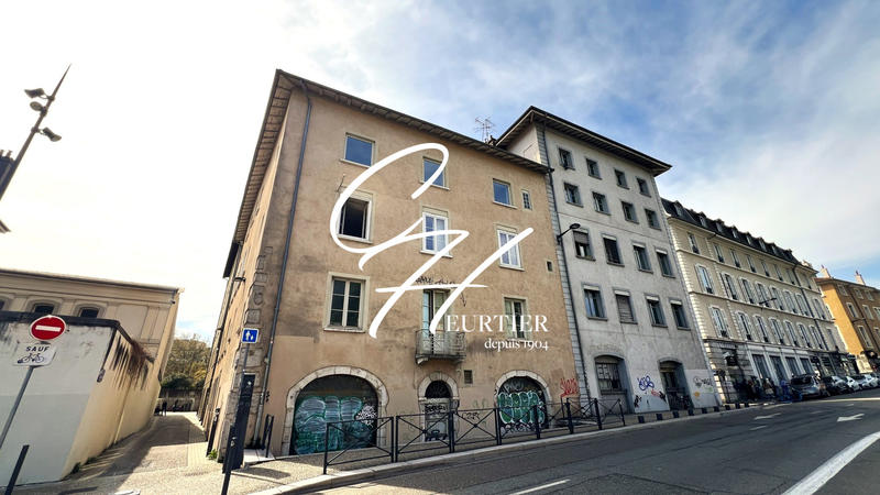 Appartement - 96 m² - 4 pièces