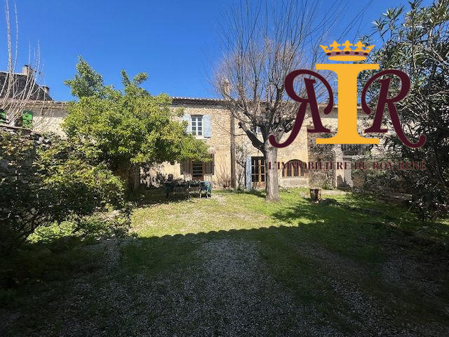 Mas - 200 m² - 5 pièces