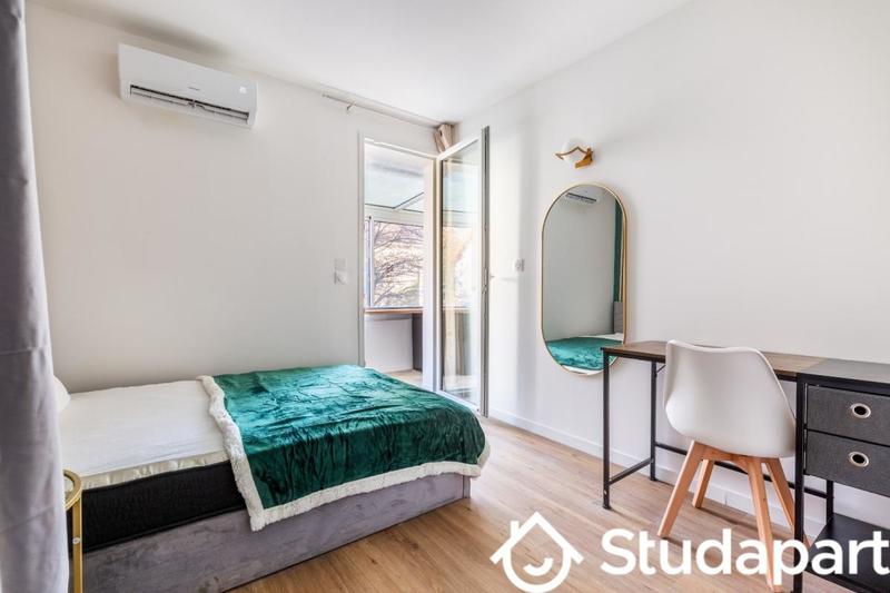 Chambre - 13 m² - 1 pièce