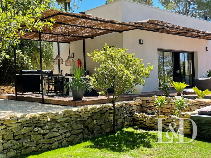 Maison contemporaine - 191 m² - 6 pièces