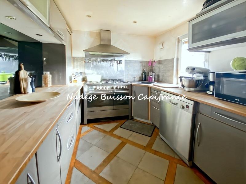 Maison - 233 m² - 10 pièces