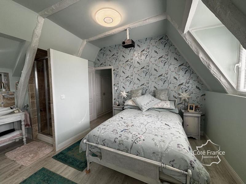 Propriété - 265 m² - 11 pièces