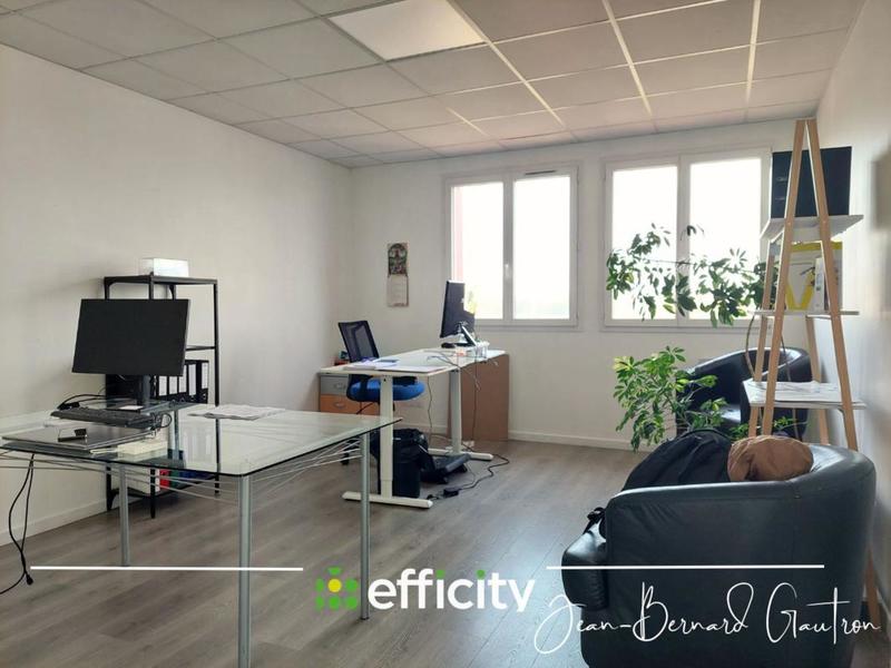 Bureau - 1 366 m² - 9 pièces