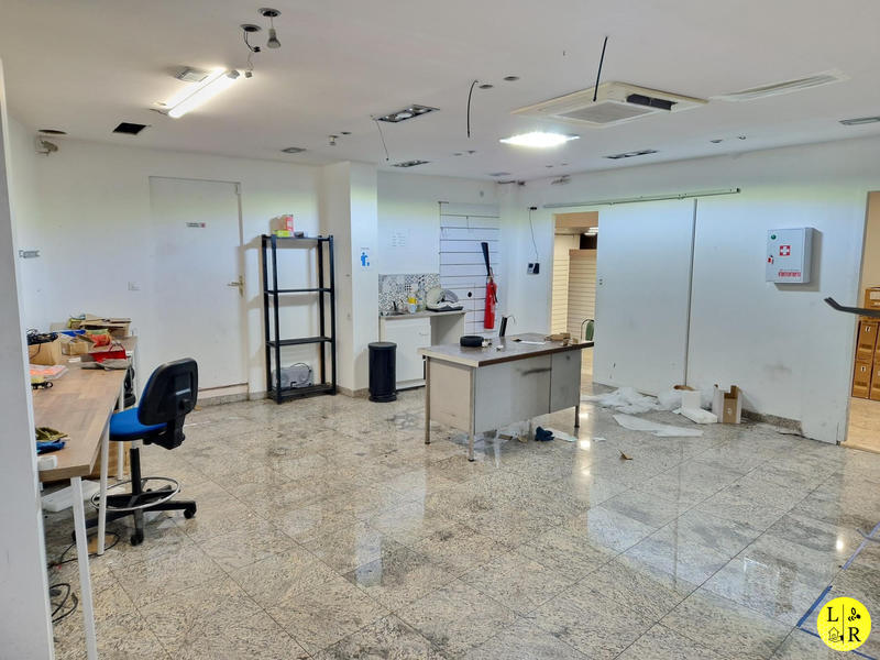 Local commercial - 341 m²