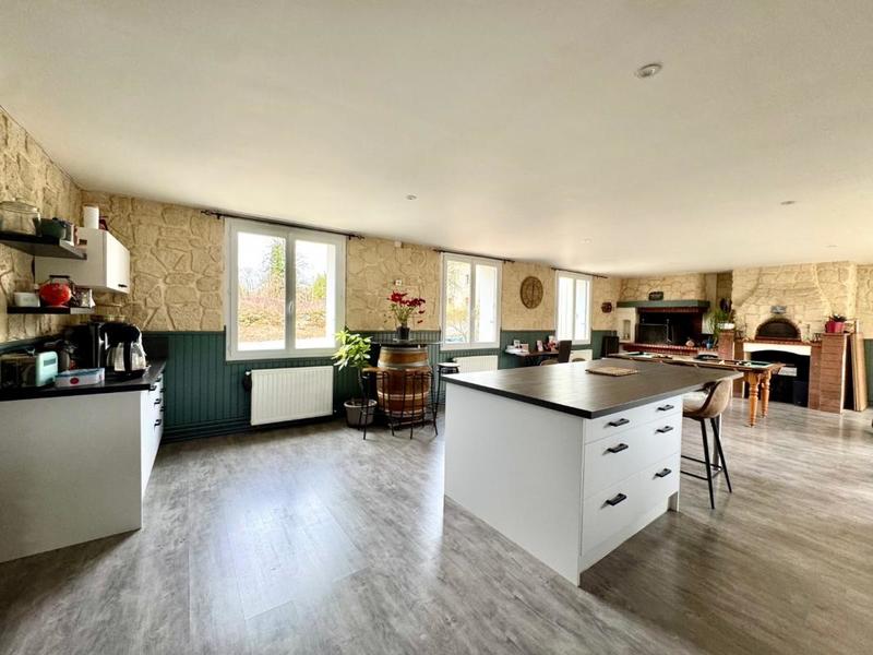 Maison - 400 m² - 15 pièces