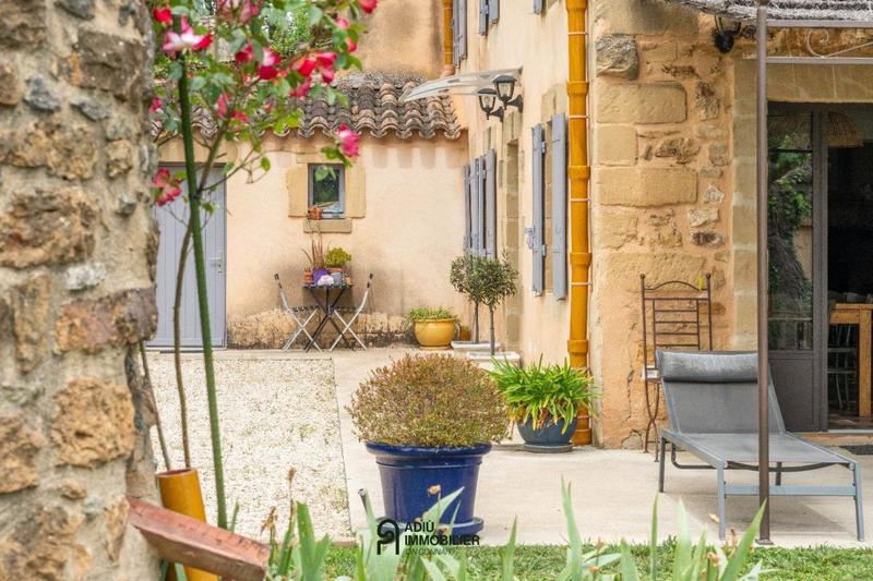 Maison en pierre - 117 m² - 4 pièces