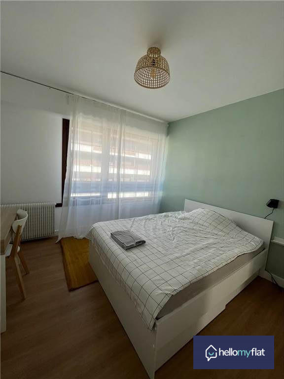 Appartement - 80 m² - 5 pièces