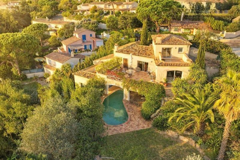 Maison - 305 m² - 5 pièces