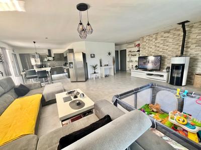 Maison - 114 m² - 4 pièces