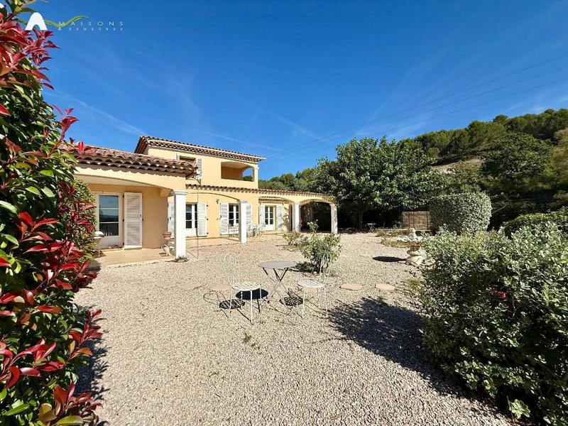 Villa - 169 m² - 5 pièces