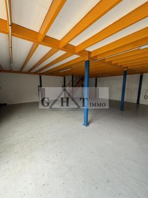 Entrepôt - 220 m²