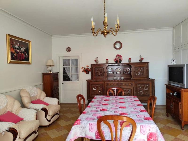 Propriété - 220 m² - 14 pièces